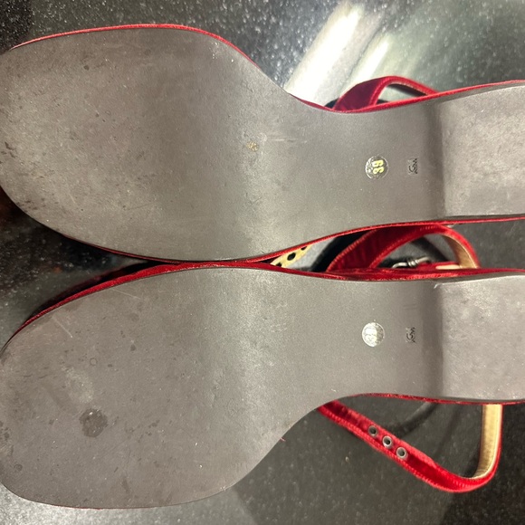 Prada red shoes worn once size 39 not in box - Picture 4 of 4